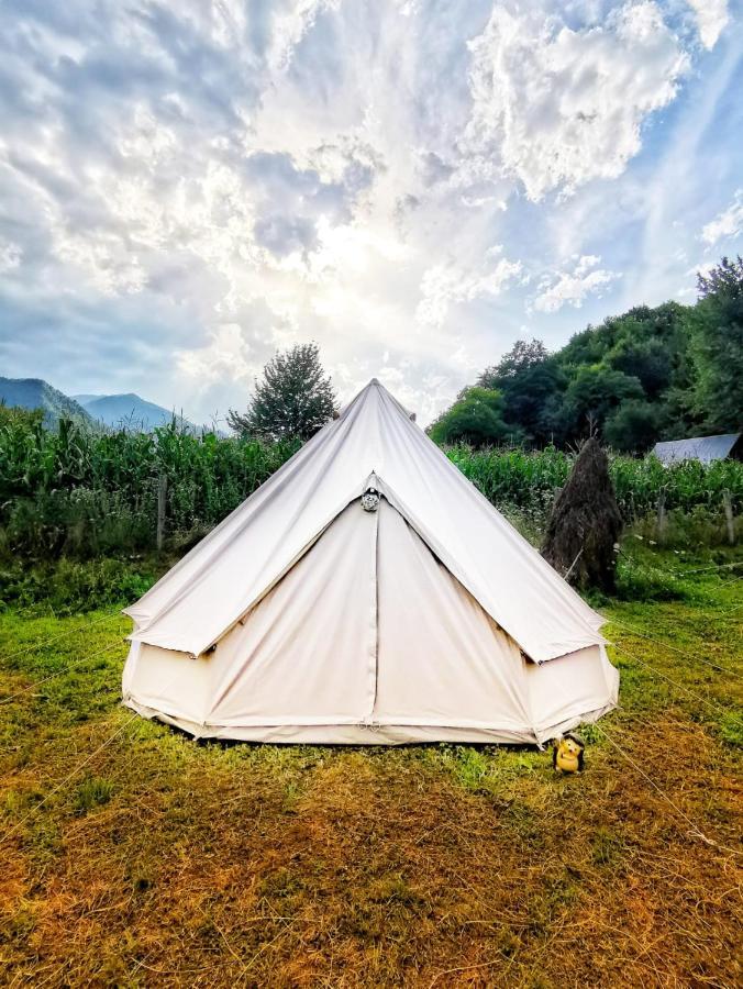 Luna Rock Glamping Brezoi - Blue Scai Hotel Eksteriør billede