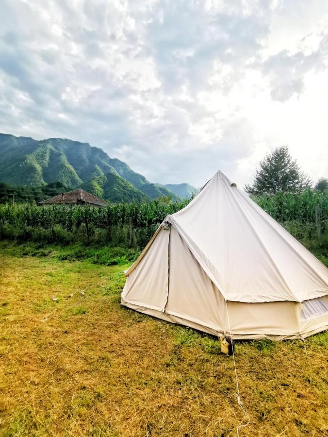 Luna Rock Glamping Brezoi - Blue Scai Eksteriør billede