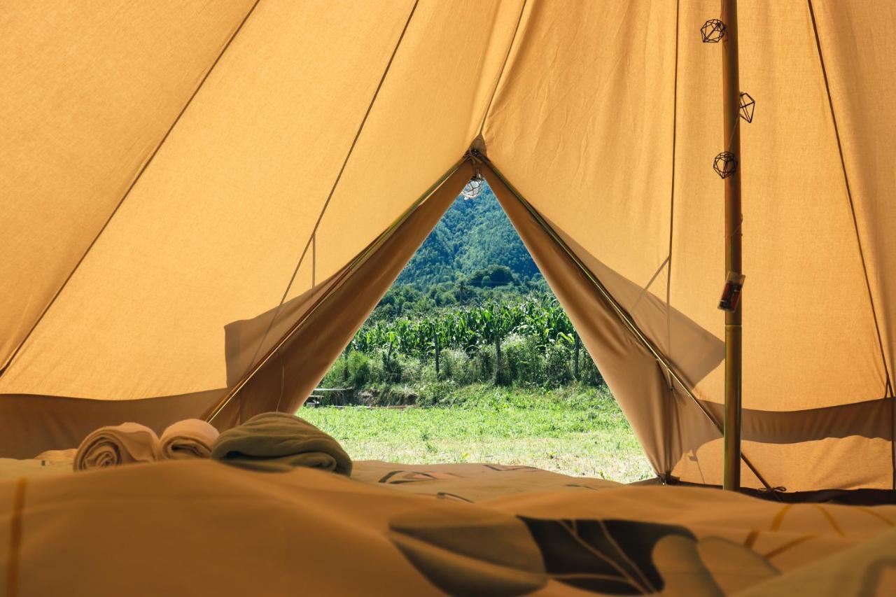 Luna Rock Glamping Brezoi - Blue Scai Eksteriør billede