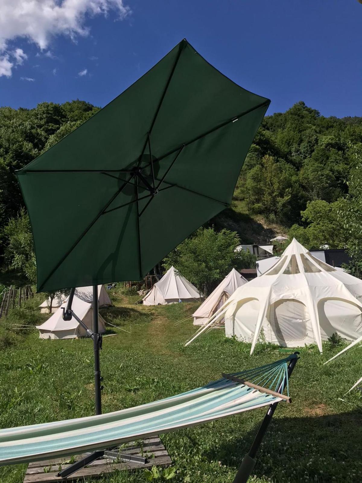 Luna Rock Glamping Brezoi - Blue Scai Hotel Eksteriør billede