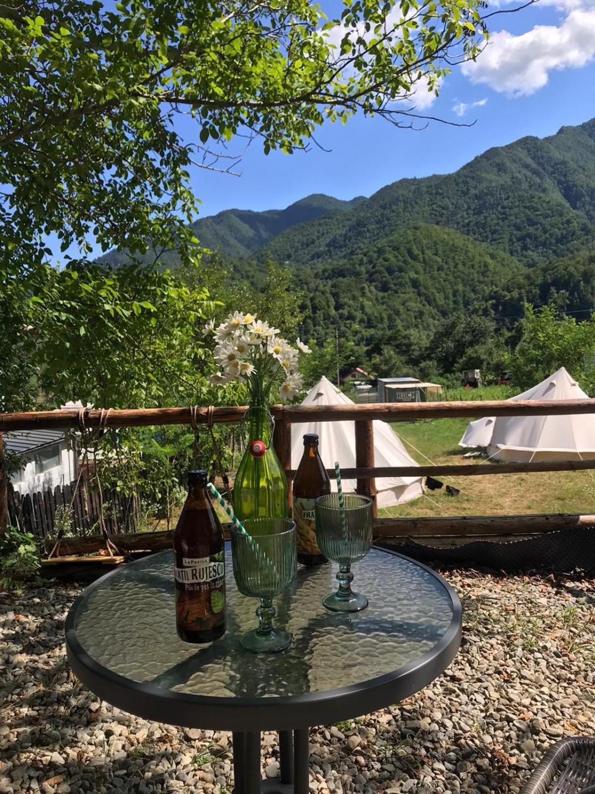 Luna Rock Glamping Brezoi - Blue Scai Eksteriør billede